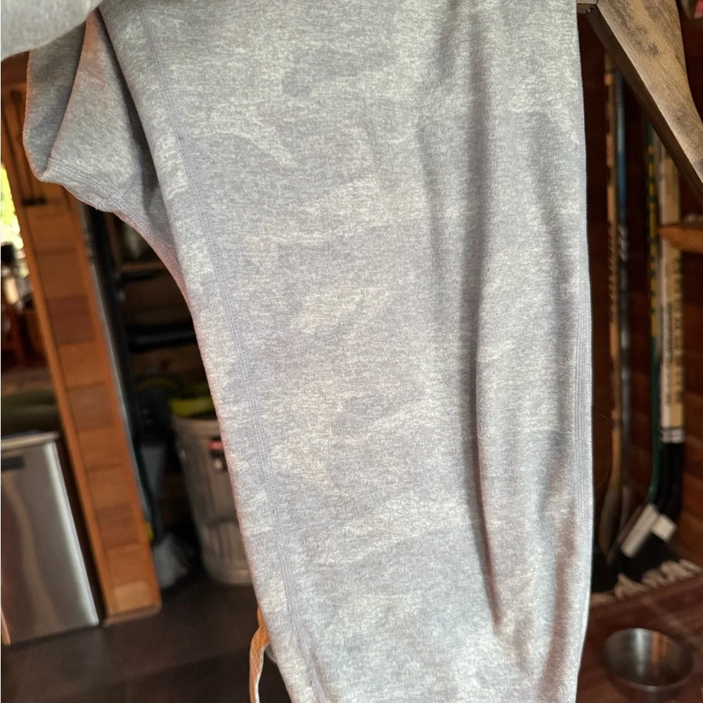 Vuori Light Gray Camo halo joggers - Picture 3 of 4